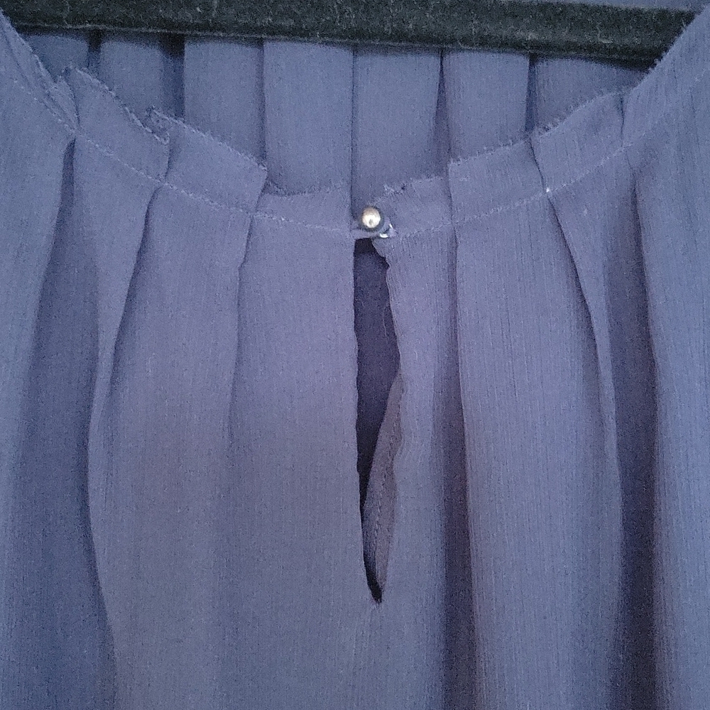 Banana Republic Navy Blue Pleated Sleeveless Top Size XSmall - Picture 3 of 6